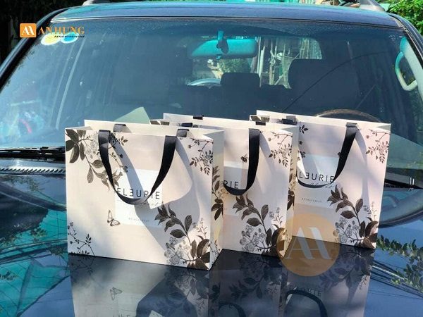 Lợi ích tuyệt vời khi in túi giấy đựng quần áo